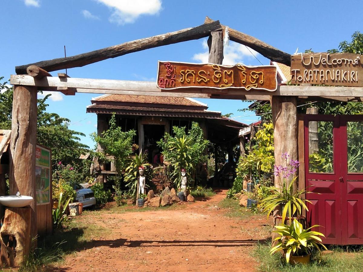 Ratanak Tep Rithea Homestay 반룽 외부 사진
